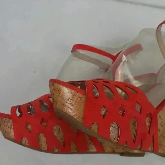 BCBGeneration Wedges 5 inch - Picture 7 of 8